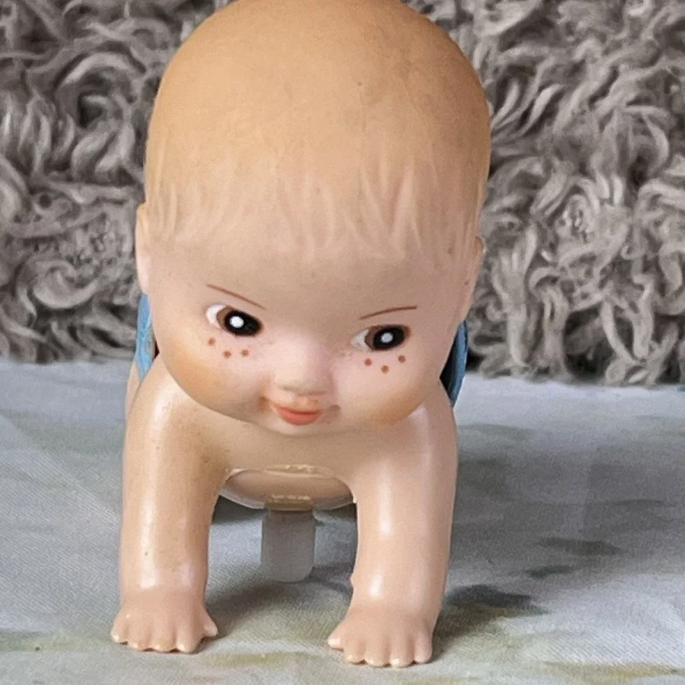 H-B 1993 Novelty Vintage Crawling Baby Wind Up Toy Blue Diaper Plastic Wiggles